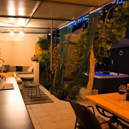 Smuketa In Haus Fuer 4-5 Personen Vakantiehuis
