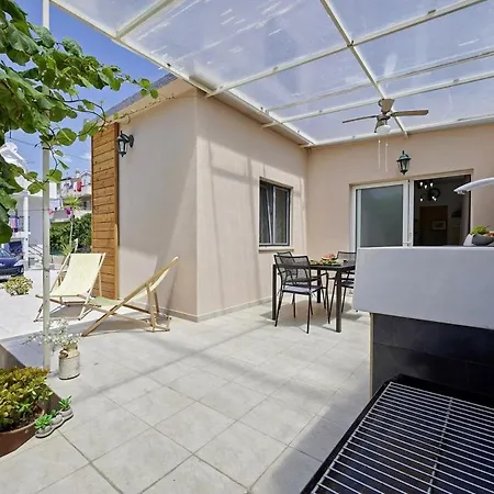 Smuketa In Haus Fuer 4 Personen Trogir