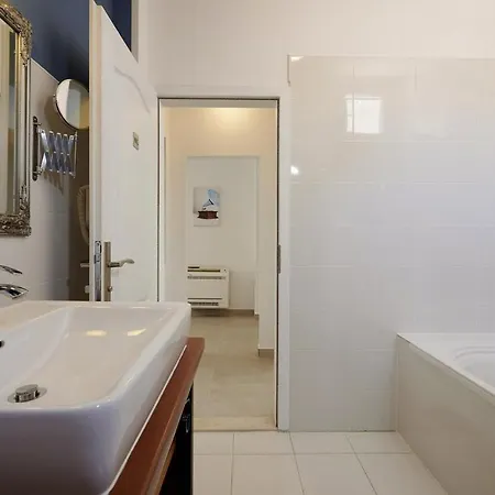 Smuketa In Haus Fuer 4 Personen * Trogir