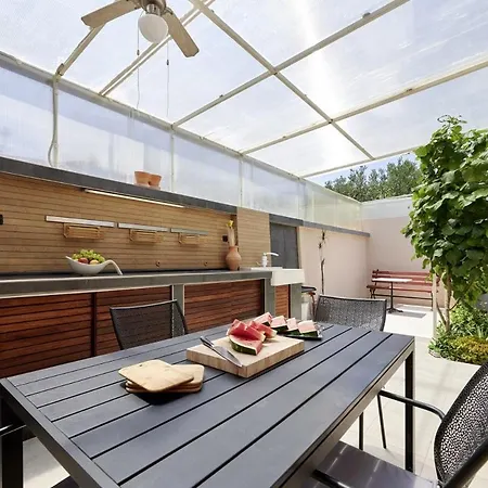 Smuketa In Haus Fuer 4 Personen * Trogir