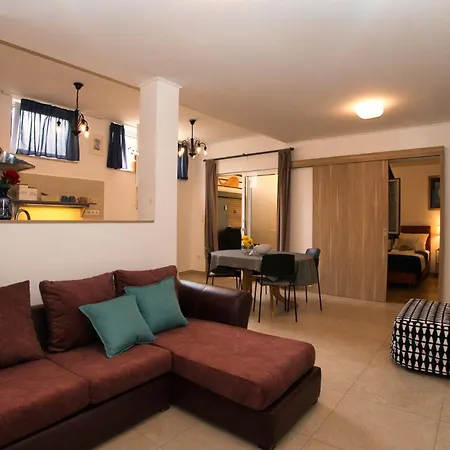 Holiday home Smuketa In Haus Fuer 4-5 Personen *