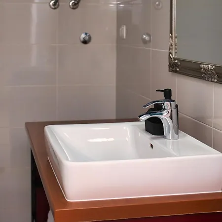 Smuketa In Haus Fuer 4-5 Personen Holiday home Trogir