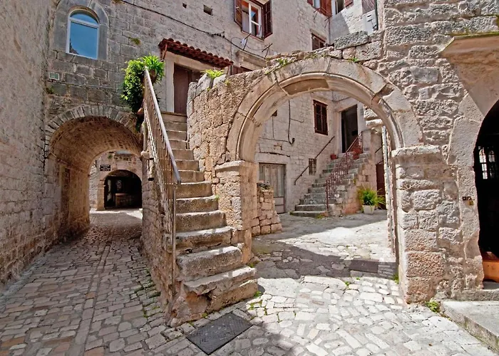 Smuketa In Haus Fuer 4-5 Personen Nyaraló Trogir