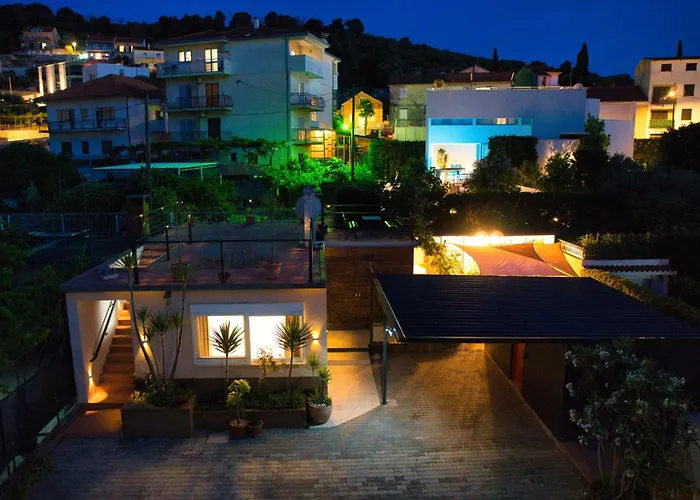 Nyaraló Smuketa In Haus Fuer 4-5 Personen Trogir